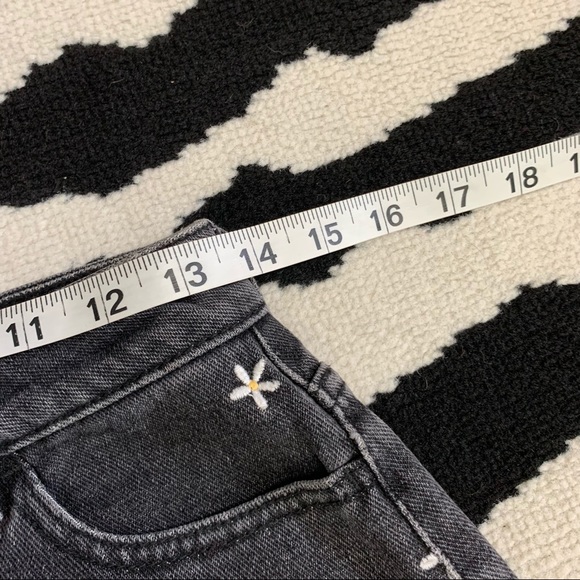 Pacsun Black Wash High Waisted Daisy Denim Skirt Size 25 - Picture 4 of 7